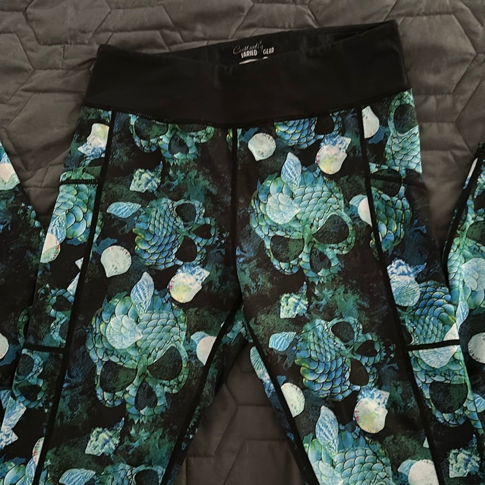 Gently used full length CVG leggings